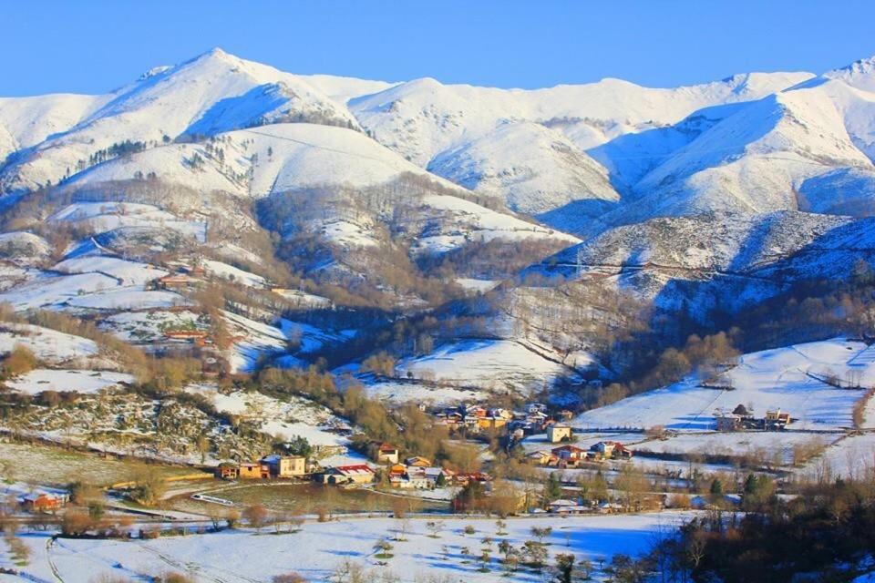 Posada El Pareon Sirviella Luaran gambar